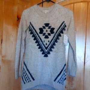 Aztec design soft sweater - NWT